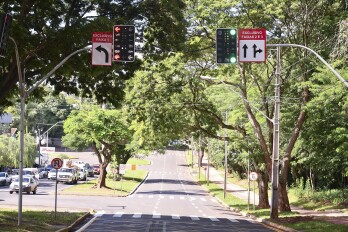 Avanço de sinal vermelho preocupa autoridades do trânsito em Umuarama