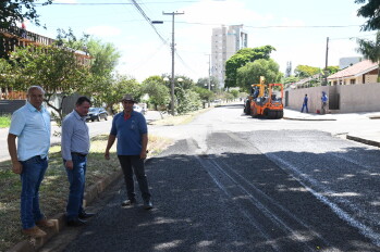 Prefeitura retoma micropavimentação asfáltica na Rotary e Sonho Meu II