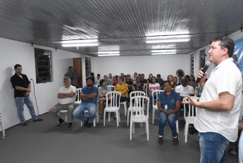 Pimentel faz balanço de ações ao entregar reforma no Jabuticabeiras
